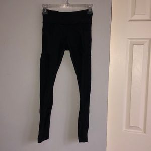 black workout lululemon leggings